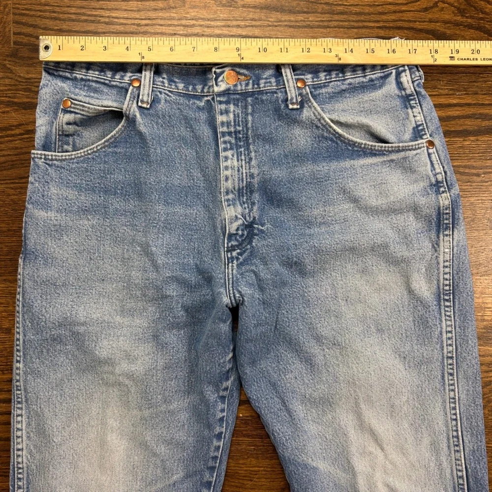 Wrangler 31MWZPW Relaxed Fit Jeans Mens 36x32 Light Wash Blue Denim Cotton